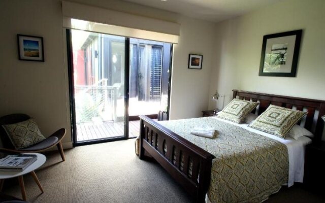 Phoenix Eumundi Bed & Breakfast
