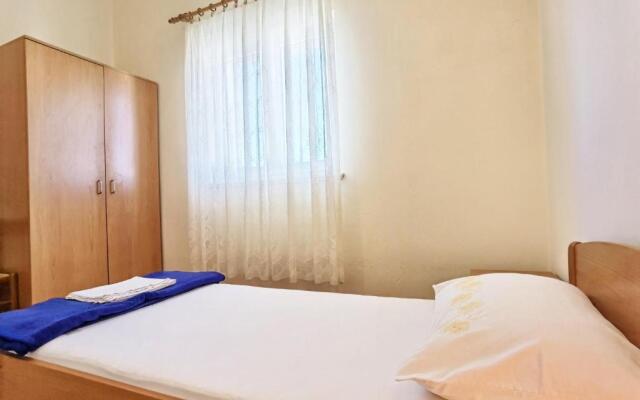 Apartments Lasan - 150 m from sea