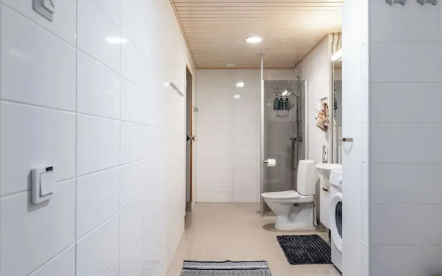 1BR Apt with Sauna - Balcony - Parking
