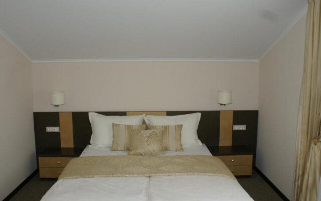 Guest Accommodation Atrium Gulin