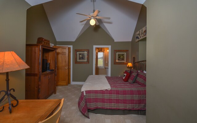 Lakeside Story 6 Bedroom House