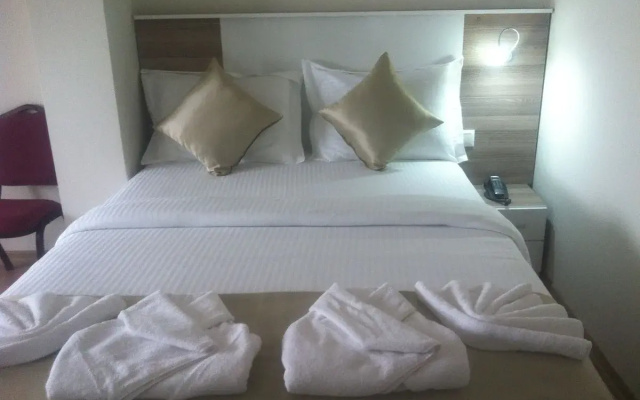 Bayrambey Otel