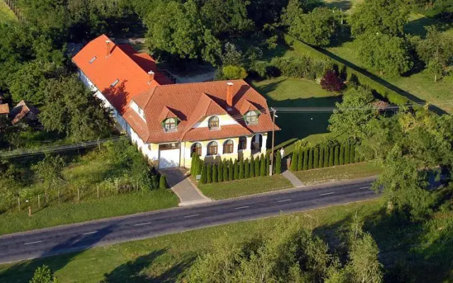 Kiskajári Fogadó