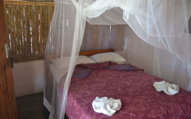 Baobab Beach Lodge & Backpackers