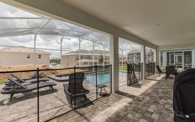 ChampionsGate 8BR Pool Home wTheater