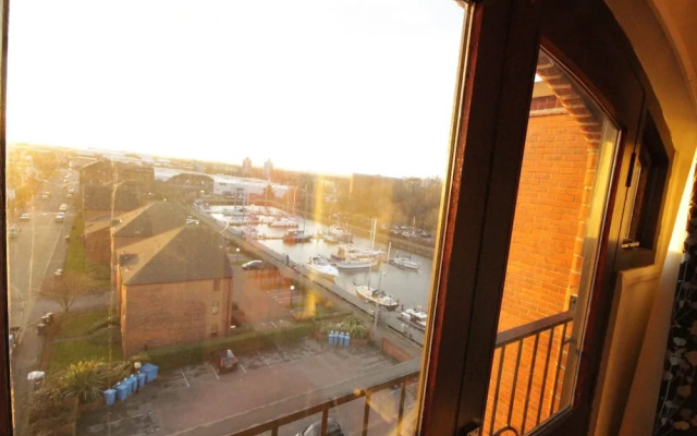 Marina Humber View Apartment