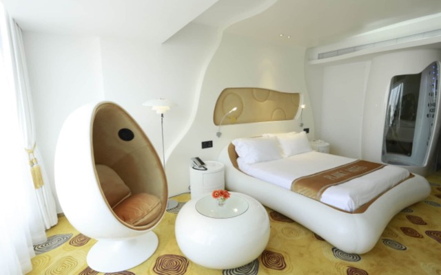 Guangzhou Planet Hotel