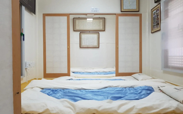 Jukheon Traditional House