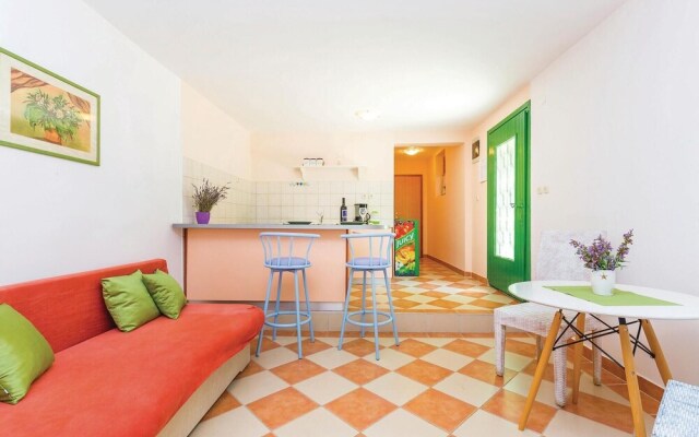 Beautiful Home in Crikvenica With Wifi, 2 Bedrooms and Jacuzzi