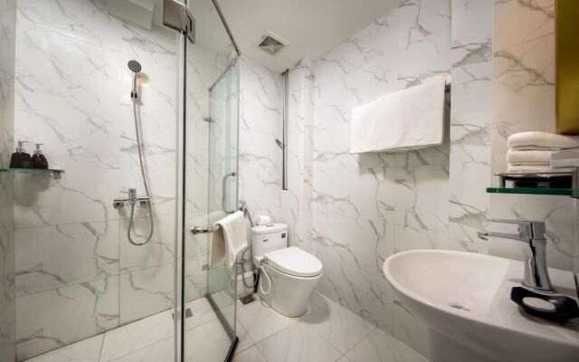 Senses Central Hotel