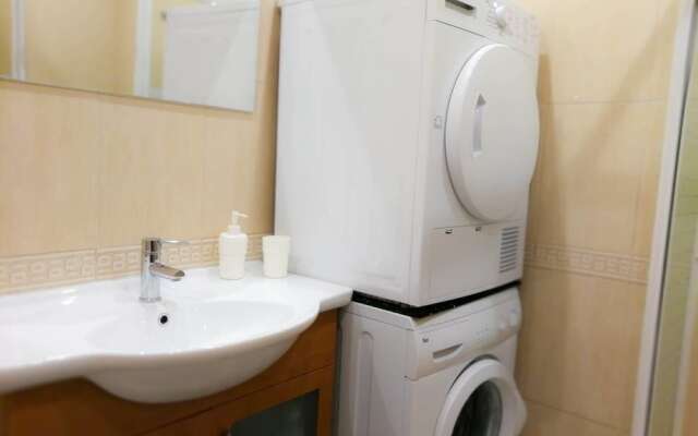 Comfort and Quiet - Renovated Flat
