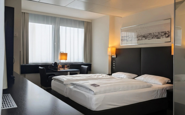 Park Inn by Radisson Berlin Alexanderplatz - Image 6