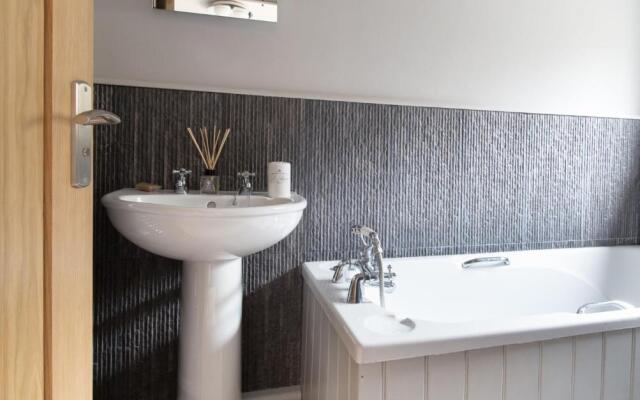 No33 Hillview Lodge
