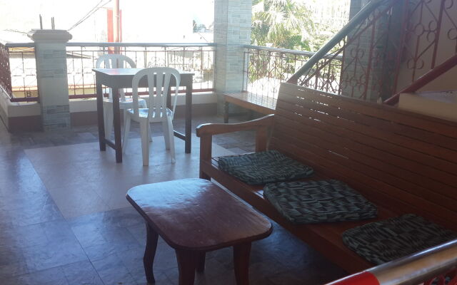 Eden Travellers Lodge