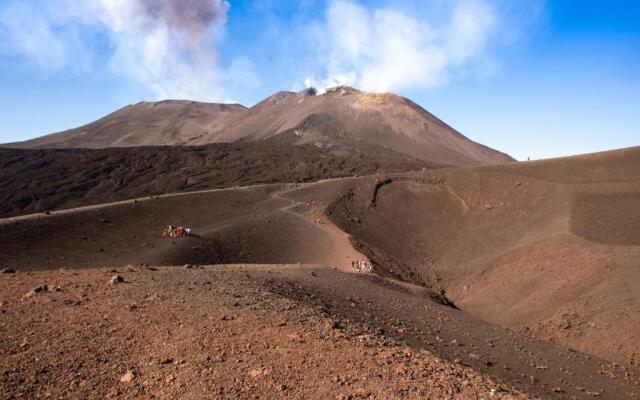 Zaffiro Lavico rooms Etna nature sea