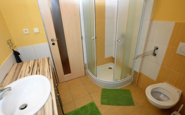 Comfy Holiday Home near Forest in Medenec