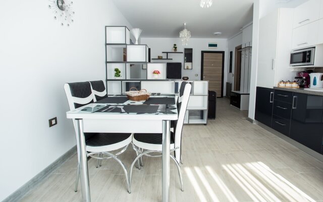 Apartament Black&White