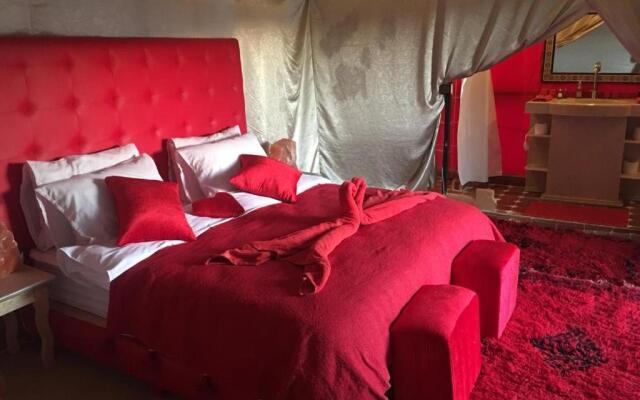 Merzouga Luxury Camp