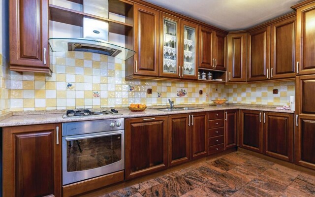 Nice Home in Praputnjak With 3 Bedrooms and Wifi
