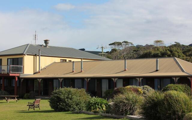 Skenes Creek Lodge Motel and Restaurant