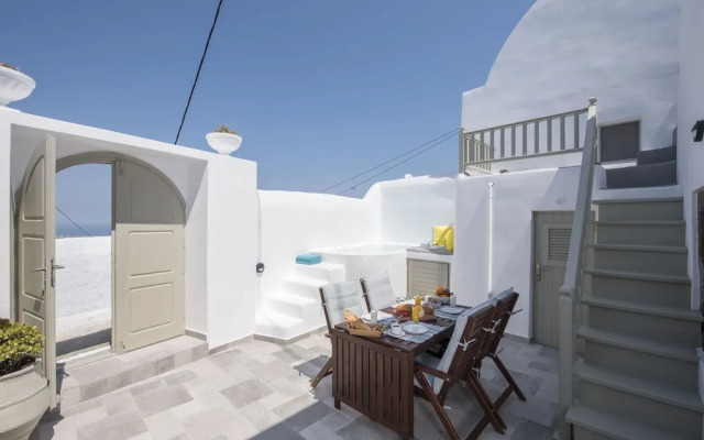 Santorini 180 Degrees