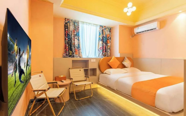 Wind Sleeping Color Hotel