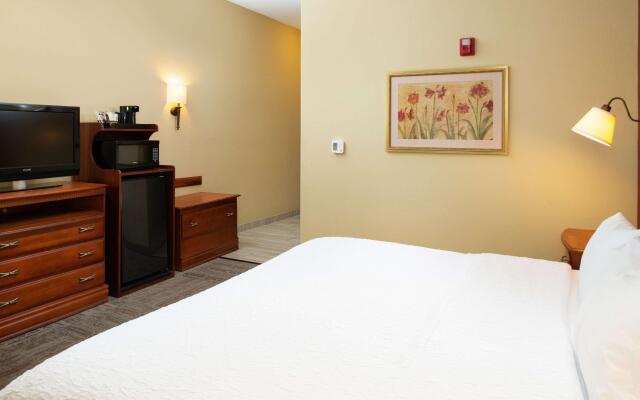 Hampton Inn Kansas City Northeast