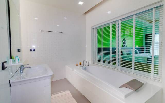 Chalong Hill Tropical Garden Homes