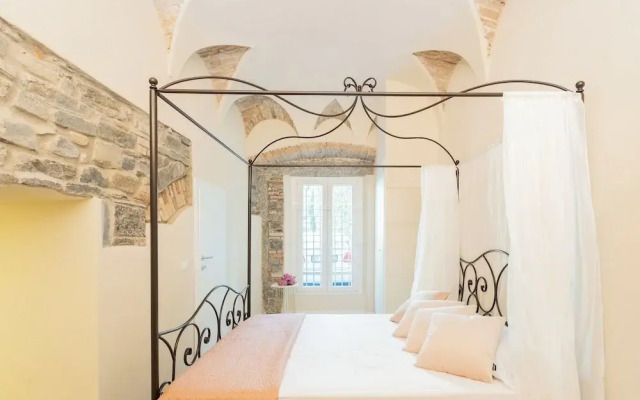 Romantic Escape City Centre With Jacuzzi & Parking