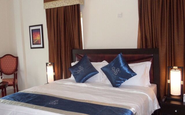 Rightgate Hotel & Suites