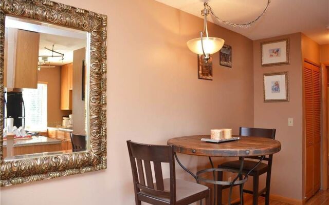 Val d'Isere Unit 315 by RedAwning