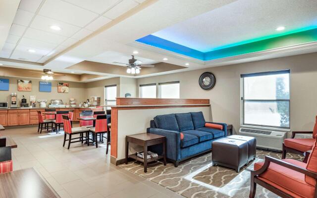 Comfort Inn Wings Stadium