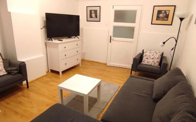 FSQH UNDER Apartman