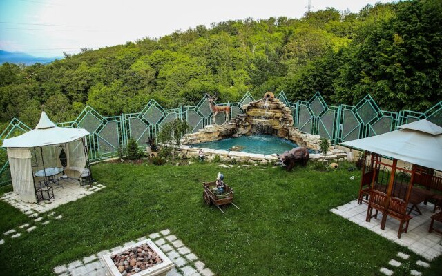 Multi Rest House
