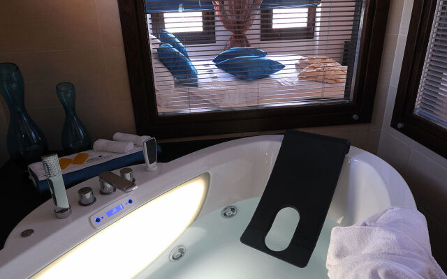 Iakovakis Suites & Spa