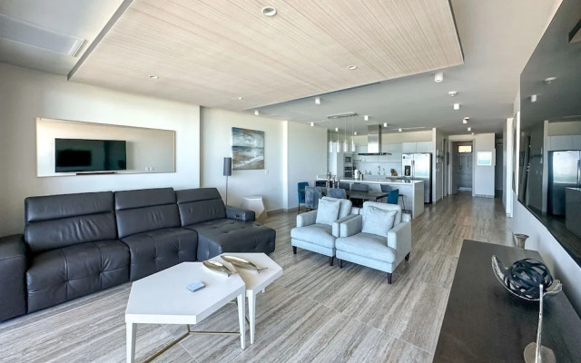 2BR Iconic Oceanfront Escape