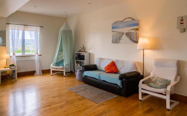 Aran Walkers Lodge
