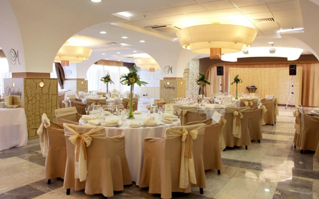 Aristocrat is the official partner of the Gamma Izmailovo Hotel