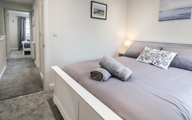 4 Railway Terrace