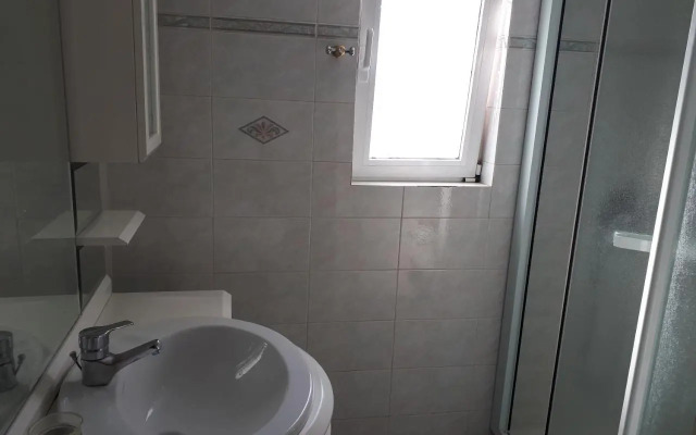 Sea view,big and comfortable appartment in Voula