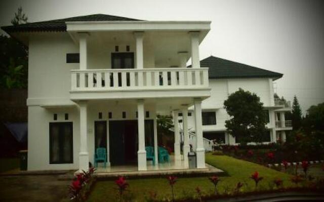 Villa Griya Wira Karya