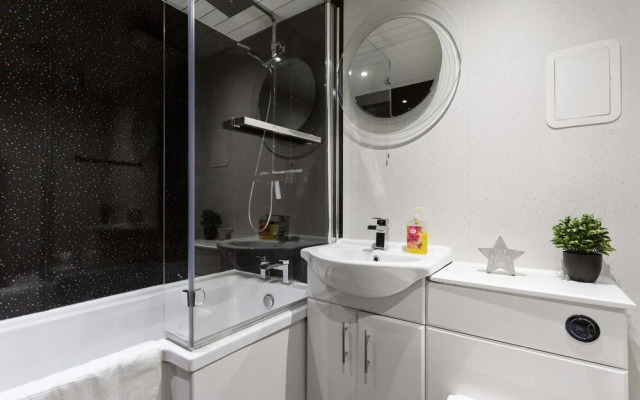 Stylish 1 Bedroom Apartment-ground Floor