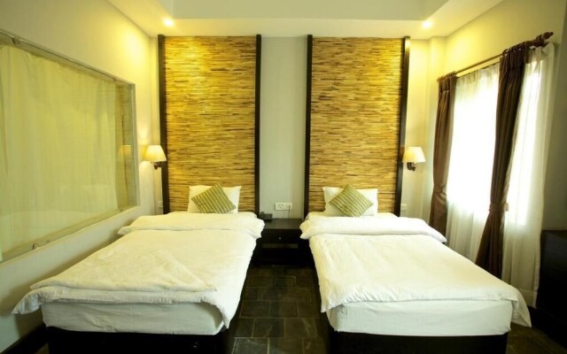 Serene Highway Resort
