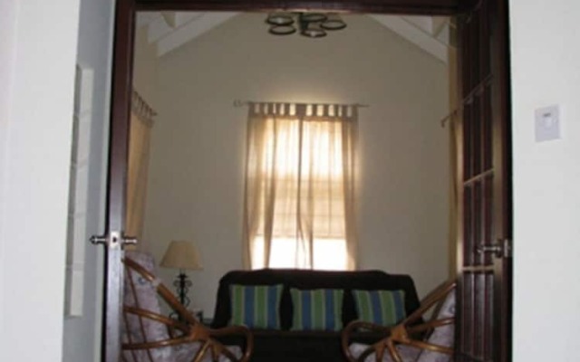 Maya's Bajan Villas - Unit B