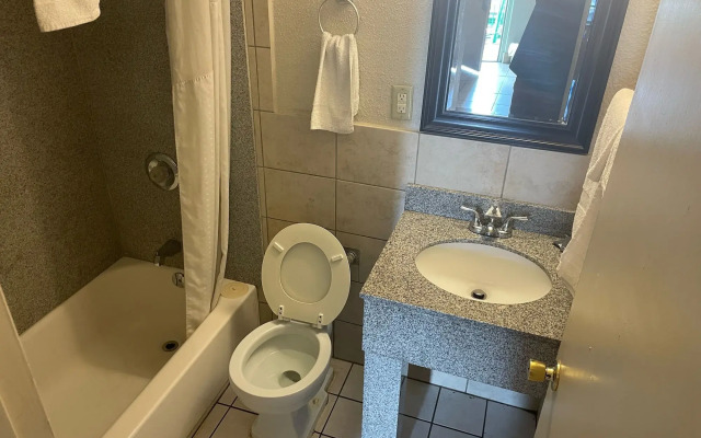 Budgetel Inn & Suites