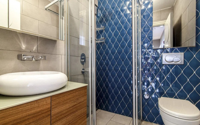 Modern Apartment With Stylish Interior in Beyoglu