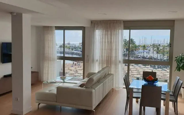 Beachfront Loft in Puerto de Mogan by El Sirocco