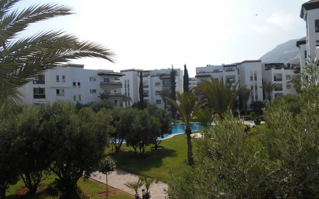 Lovely two Bedroom Apartment Ref T24302