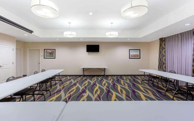 La Quinta Inn & Suites by Wyndham Luling