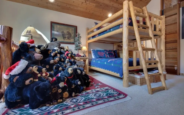 Diamond Peak 2 3 Bedroom Home